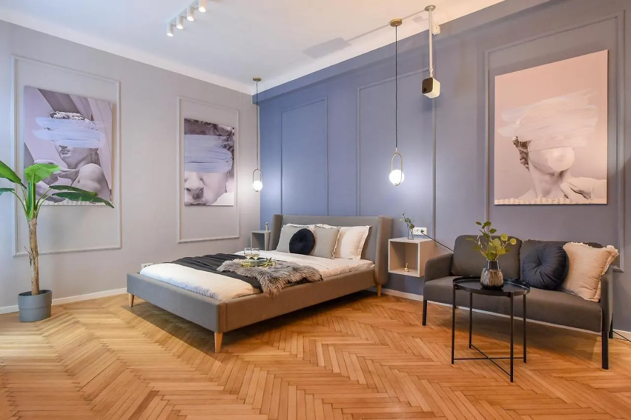 Apartment Modern Stay - Central Studios With Wall Projector Near Radisson Bucharest