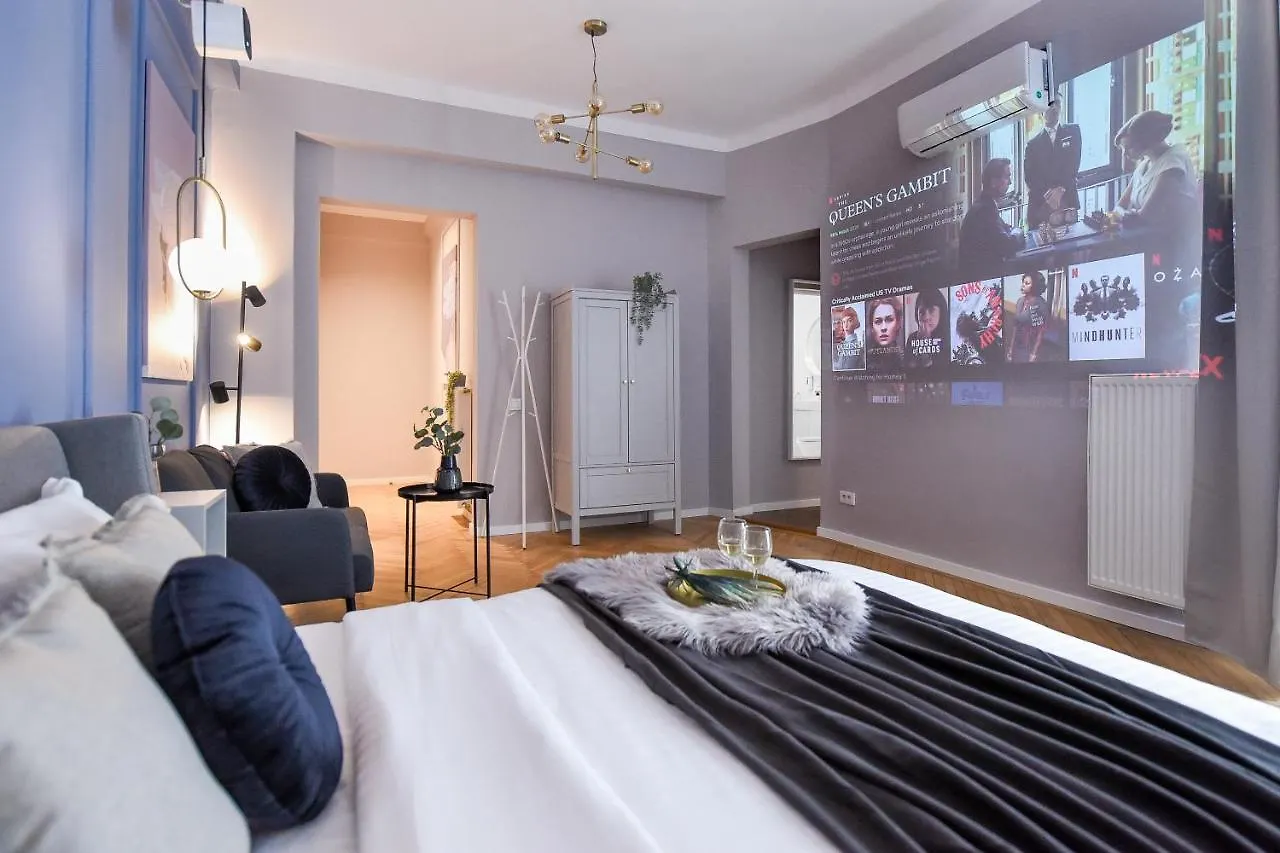 Modern Stay - Central Studios With Wall Projector Near Radisson Bucharest