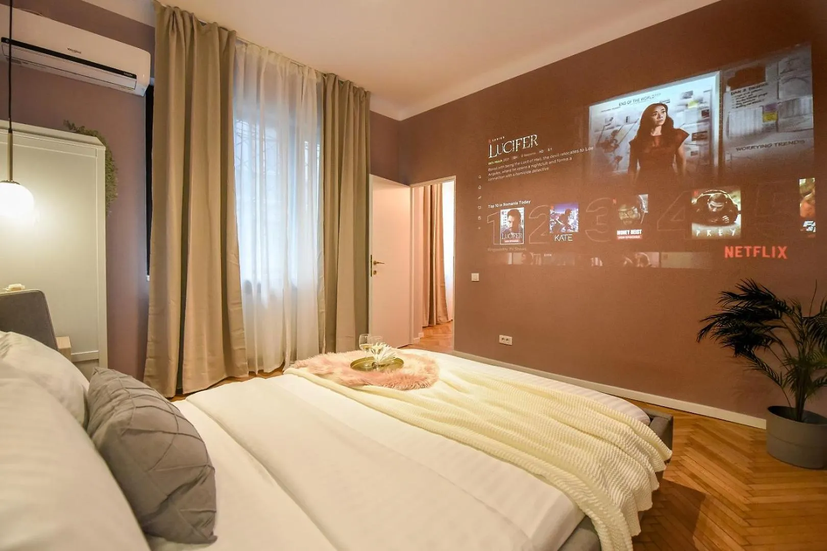 Apartment Modern Stay - Central Studios With Wall Projector Near Radisson Bucharest