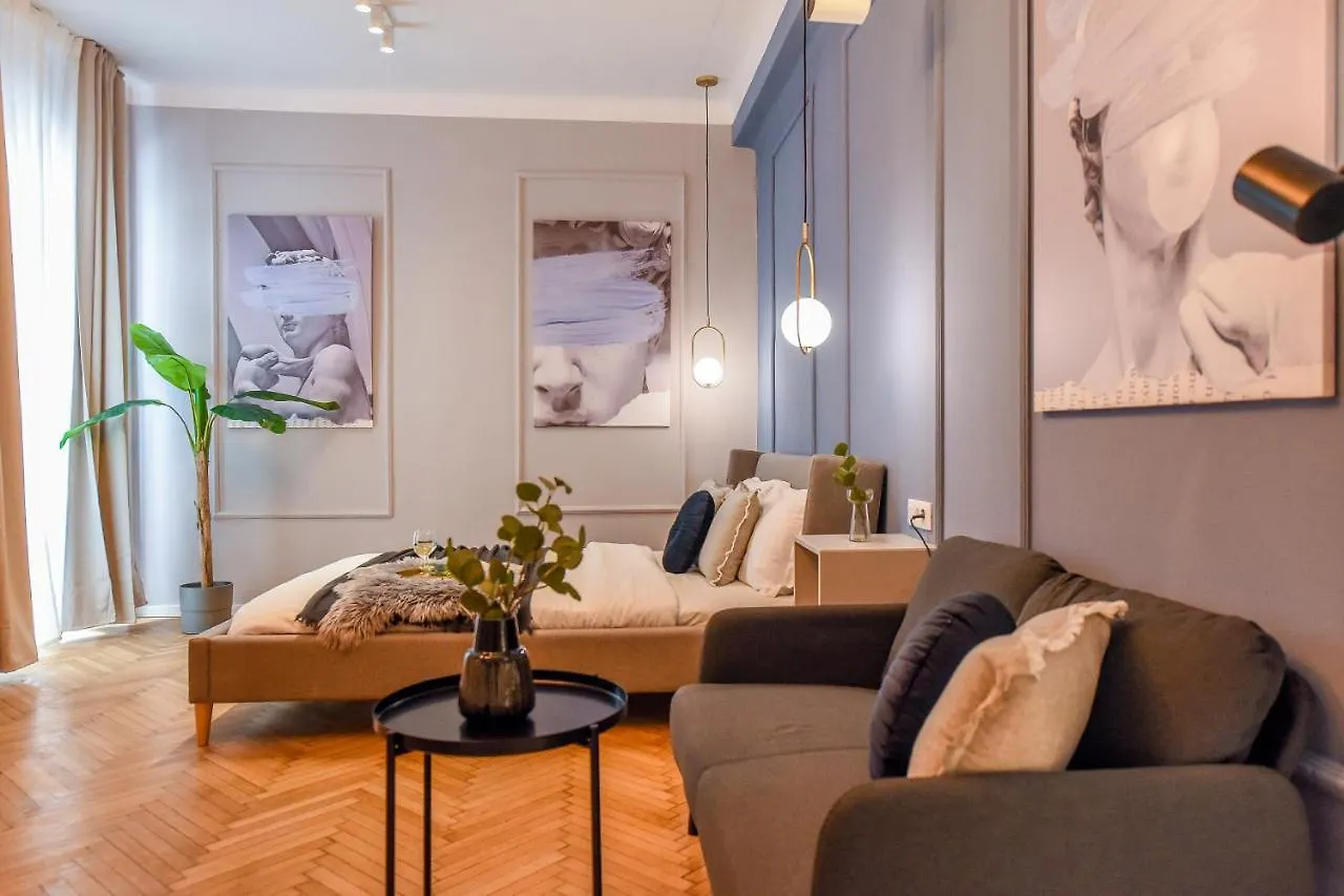Apartment Modern Stay - Central Studios With Wall Projector Near Radisson Bucharest