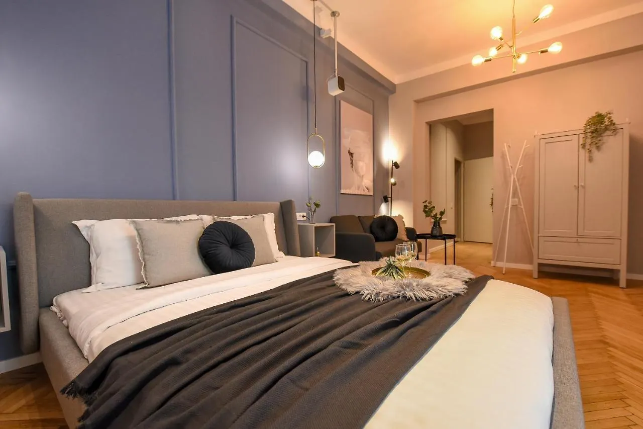 Modern Stay - Central Studios With Wall Projector Near Radisson Bucharest 0*,  Romania