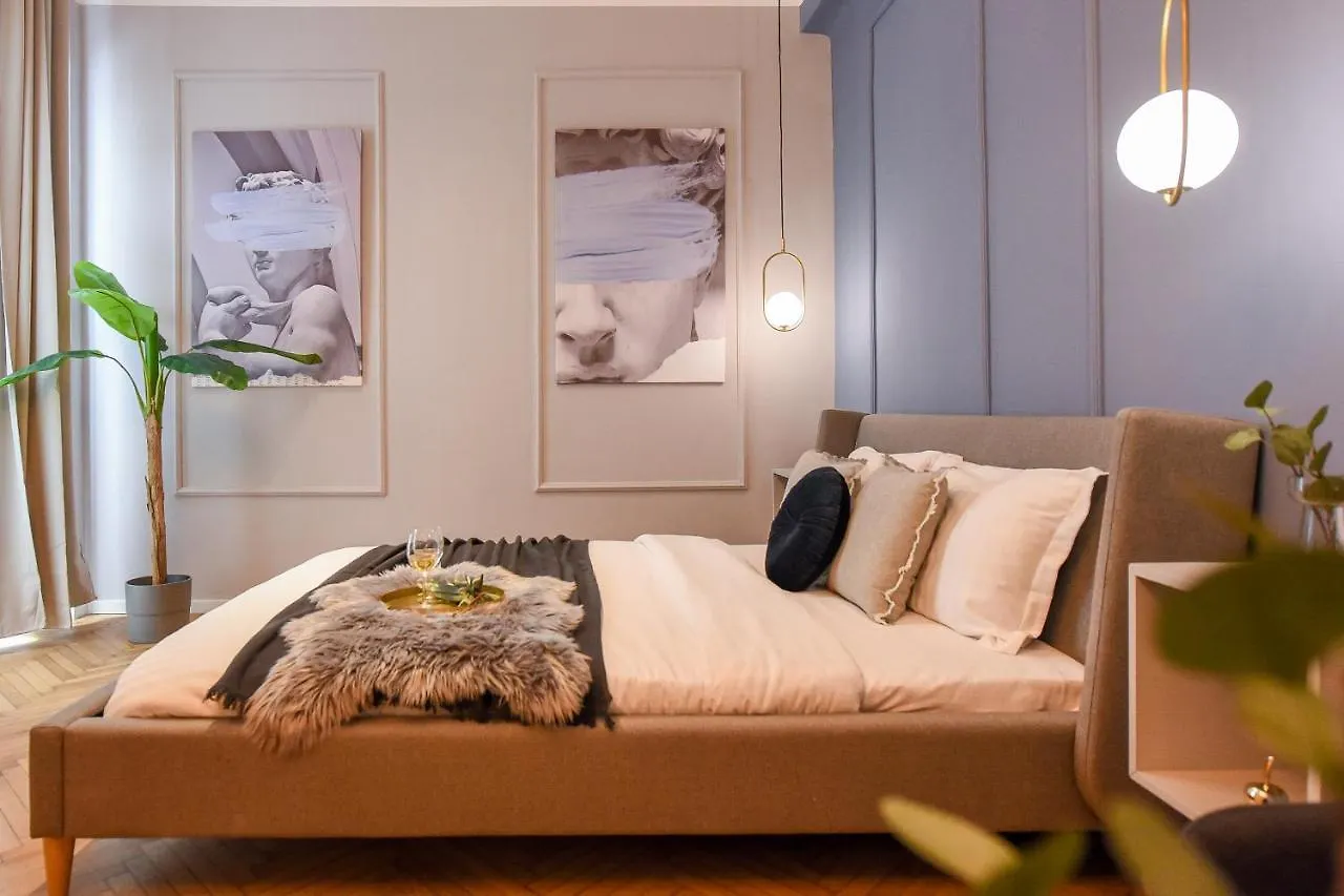 Apartment Modern Stay - Central Studios With Wall Projector Near Radisson Bucharest Romania