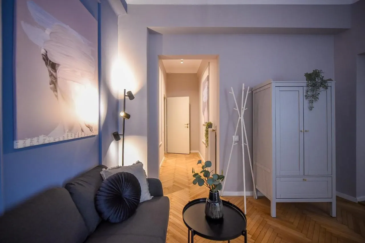 Modern Stay - Central Studios With Wall Projector Near Radisson Bucharest