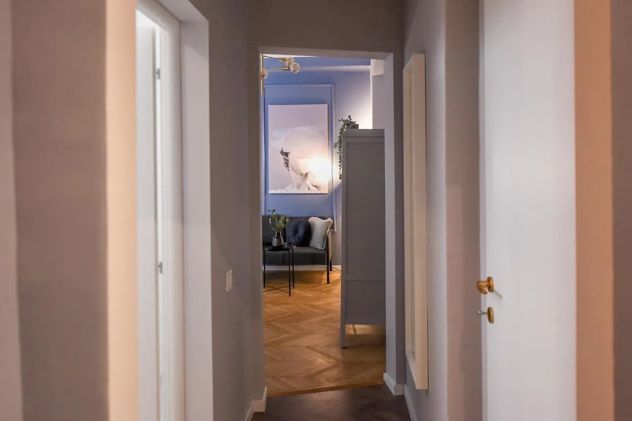 Apartment Modern Stay - Central Studios With Wall Projector Near Radisson Bucharest